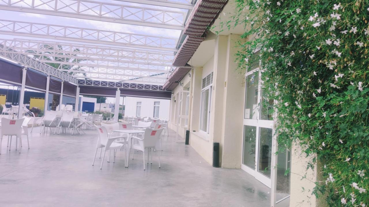 Pension Los Angeles La Puebla de Cazalla Εξωτερικό φωτογραφία